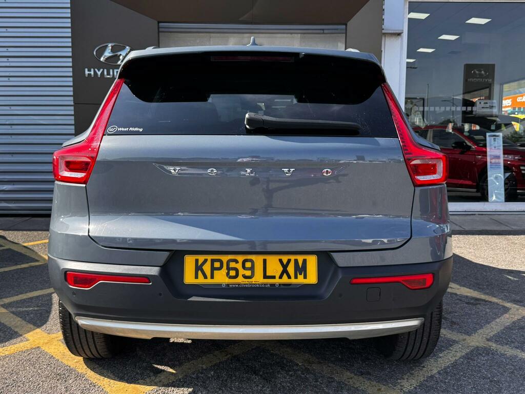 Volvo XC40 1.5 T3 Momentum Pro Euro 6 Ss KP69LXM #5