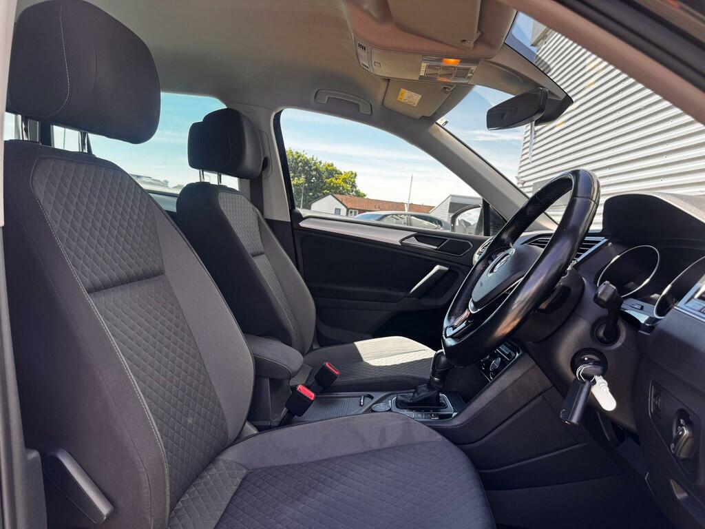 Volkswagen Tiguan 2.0 Tdi Bluemotion Tech Se Suv E Black #9
