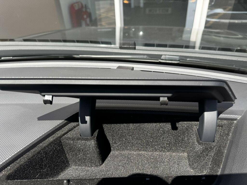 Volkswagen Tiguan 2.0 Tdi Bluemotion Tech Se Suv E Black #25