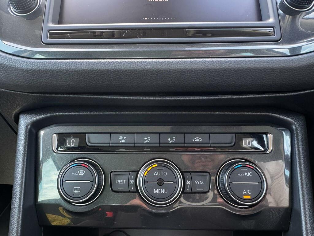 Volkswagen Tiguan 2.0 Tdi Bluemotion Tech Se Suv E Black #26