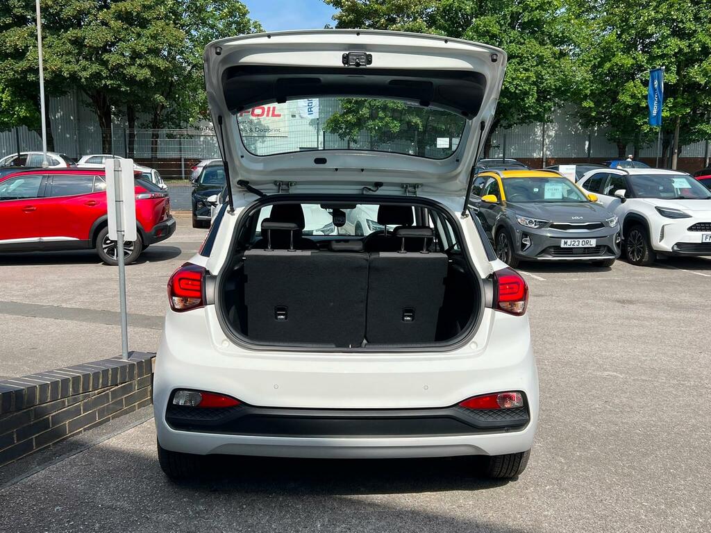 Hyundai I20 1.4 Se White #49