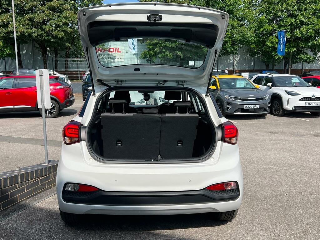 Hyundai I20 1.4 Se White #38