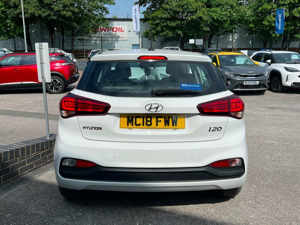 Hyundai I20 1.4 Se White #10