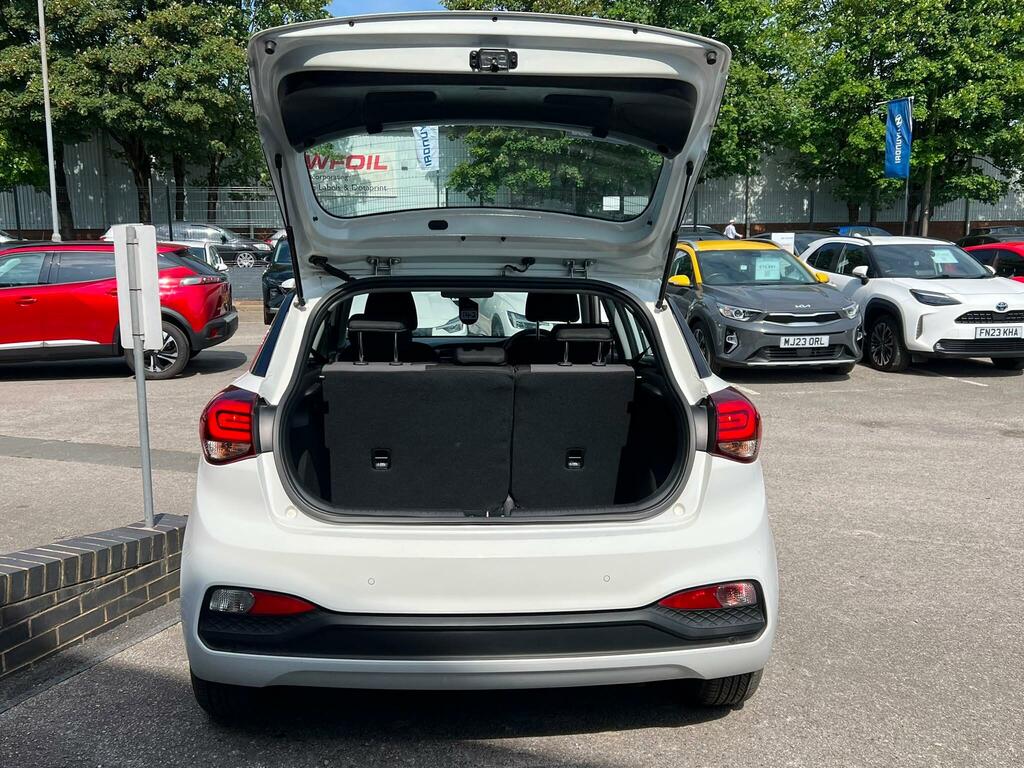 Hyundai I20 1.4 Se White #37