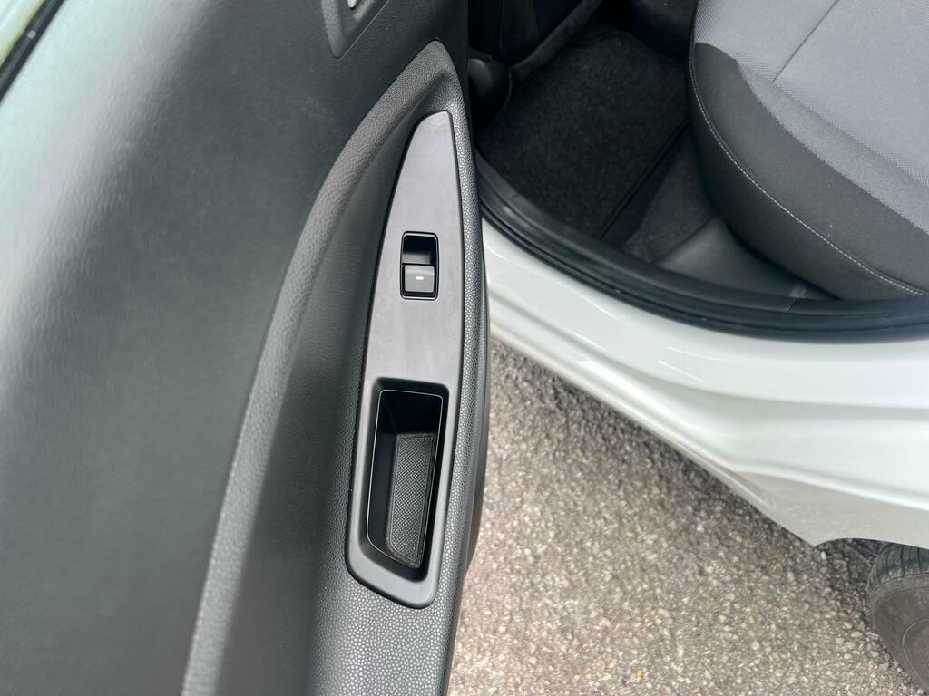 Hyundai I20 1.4 Se White #47
