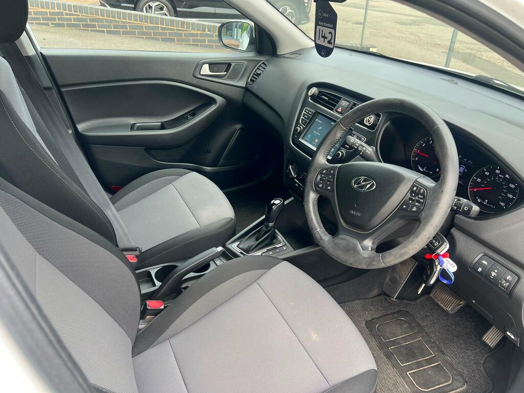 Hyundai I20 1.4 Se White #18