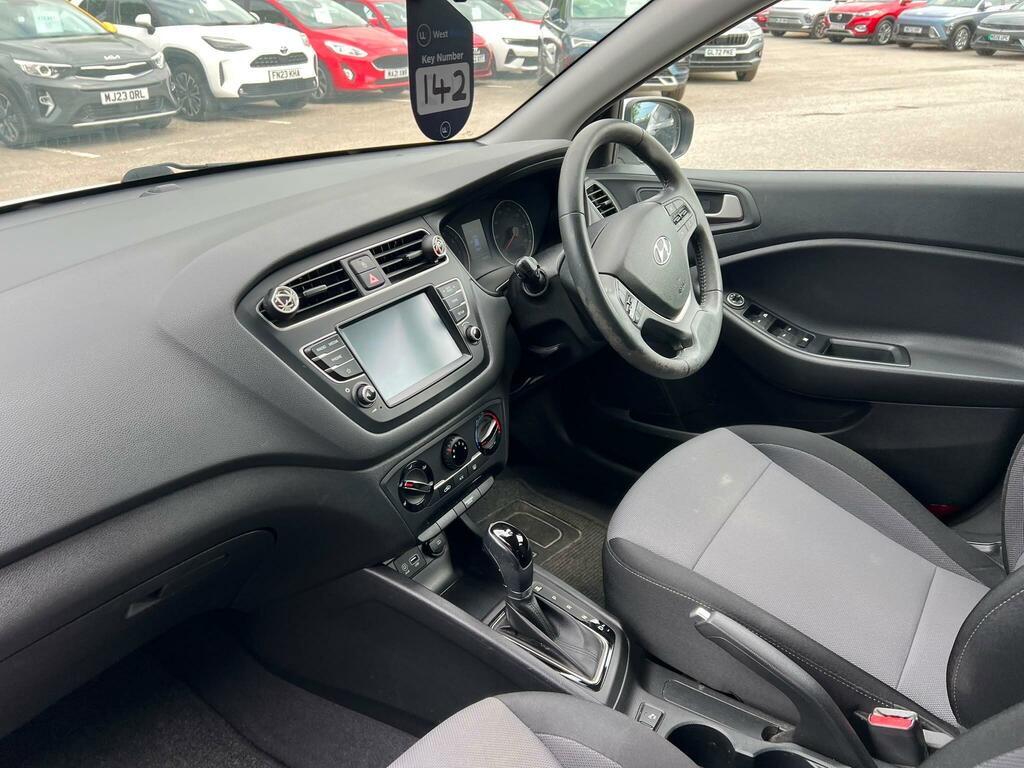 Hyundai I20 1.4 Se White #16