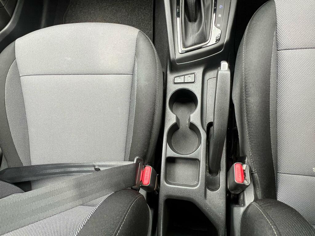 Hyundai I20 1.4 Se White #13