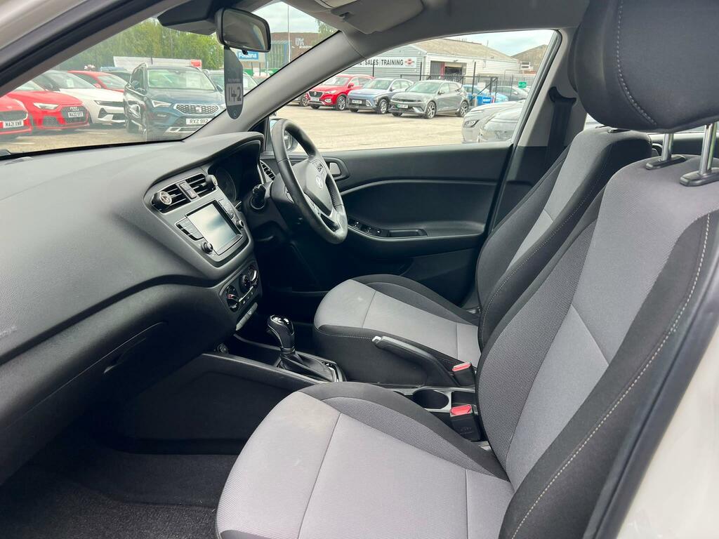 Hyundai I20 1.4 Se White #40