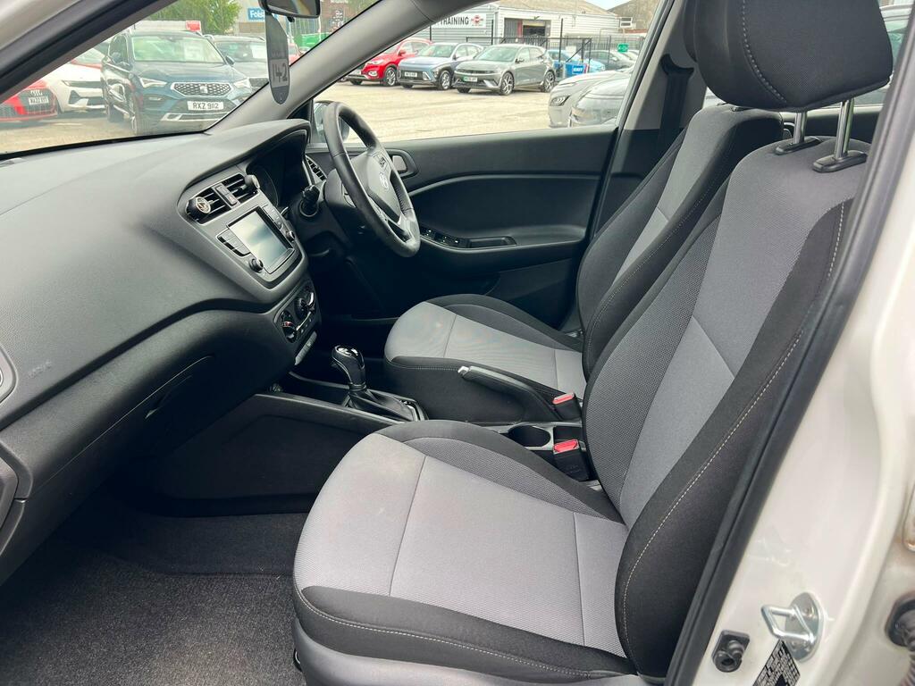 Hyundai I20 1.4 Se White #41