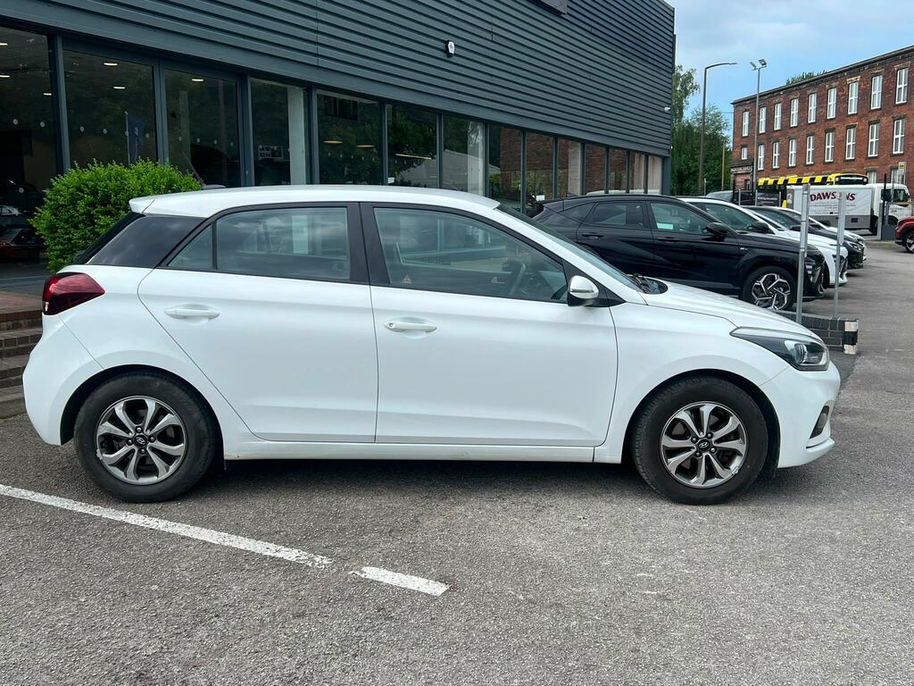 Hyundai I20 1.4 Se White #11