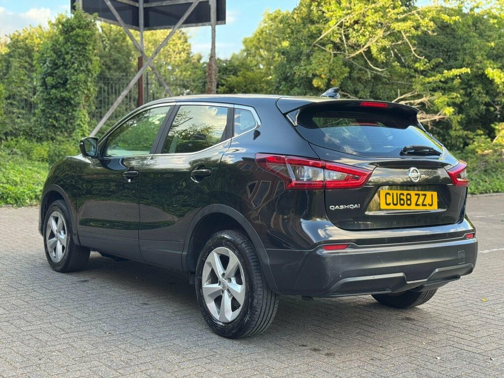 Nissan Qashqai 1.5 Dci Acenta Premium Euro 6 Ss CU68ZZJ Black #4