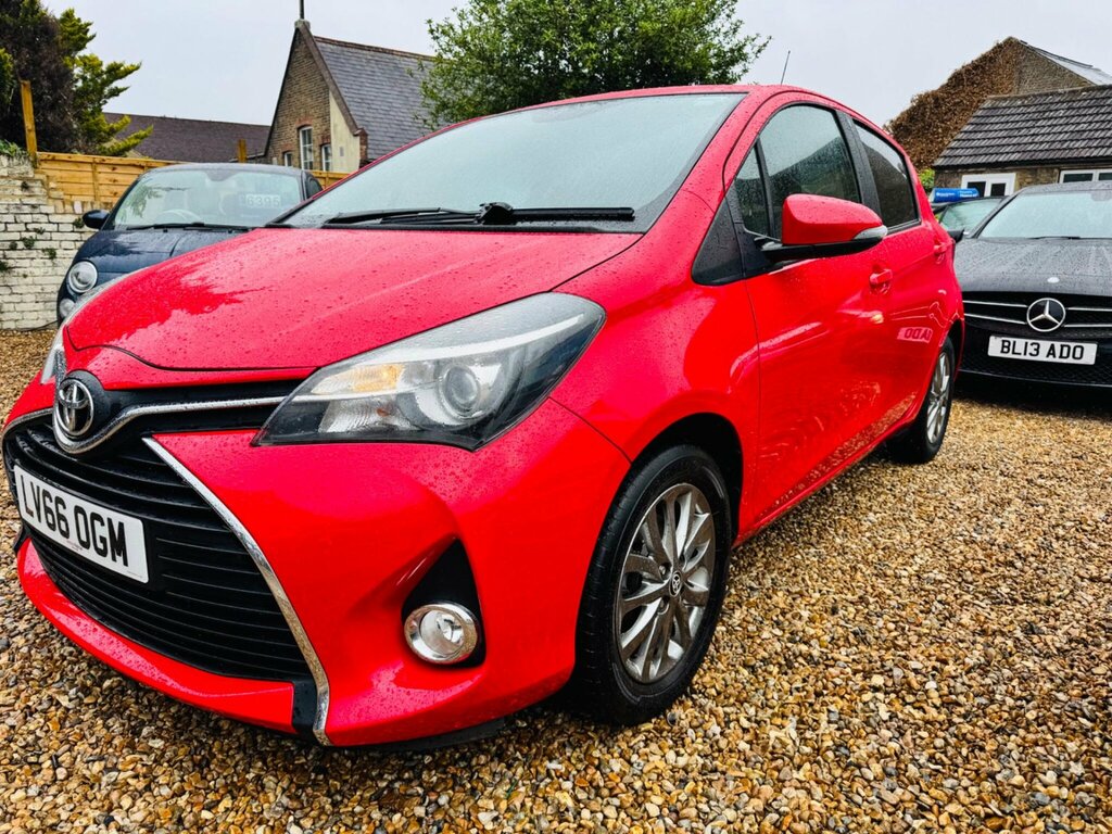 Toyota Yaris 1.0 Vvt-i Icon Euro 6 Red #2