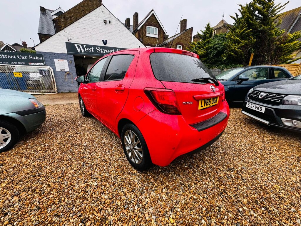 Toyota Yaris 1.0 Vvt-i Icon Euro 6 Red #3