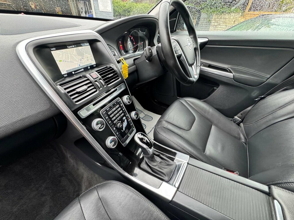 Volvo XC60 White #20
