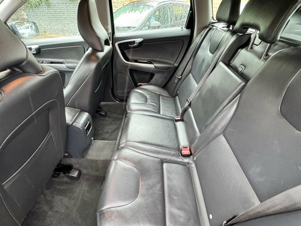 Volvo XC60 White #26