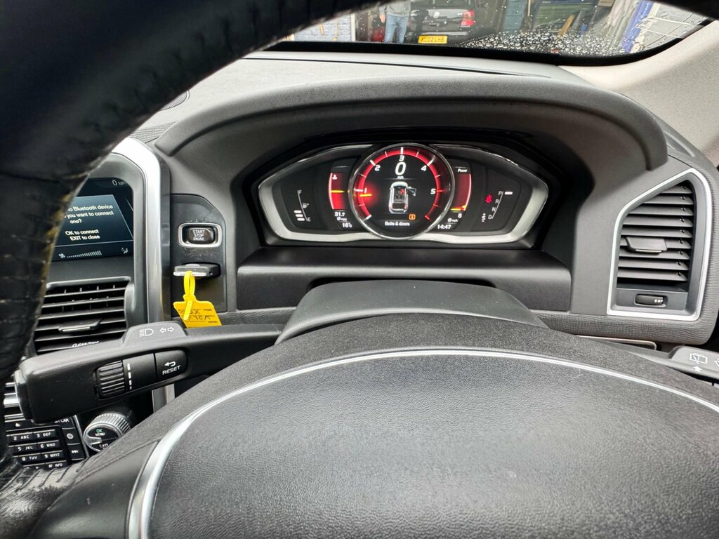 Volvo XC60 White #33