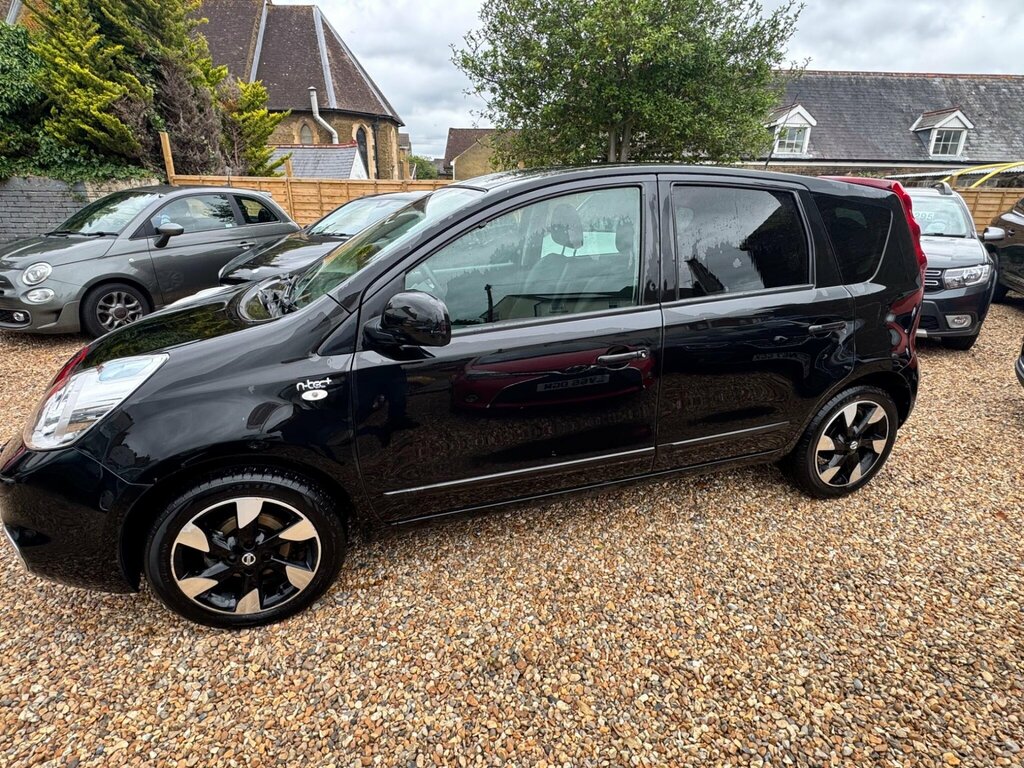 Nissan Note 1.6 16V N-tec Euro 5 Black #4