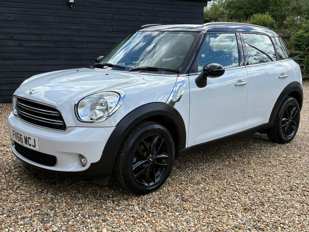 Mini Countryman 1.6 Cooper D Euro 5 Ss FV66WCJ White #4