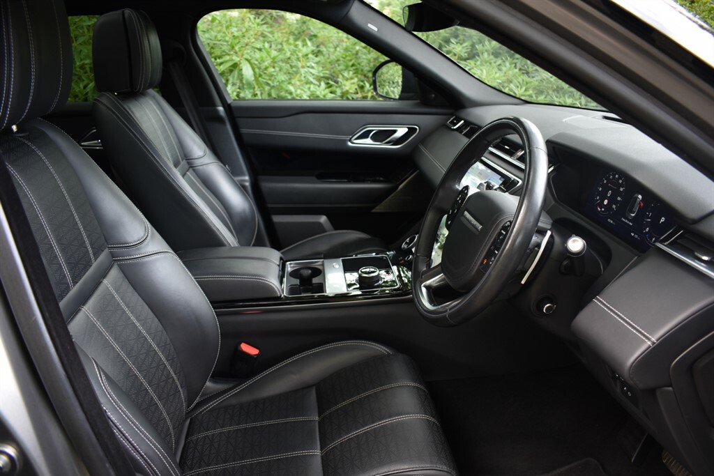 Land Rover Range Rover Velar 3.0 L R-dynamic Hsemega Specification KJ19VZD Silver #2