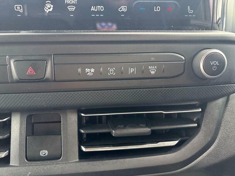 Ford Transit Custom E-custom 320 L1 Limited 65Kwh 136Ps Blue #50