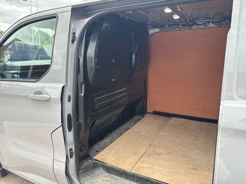 Ford Transit Custom E-custom 320 L1 Limited 65Kwh 136Ps Blue #26