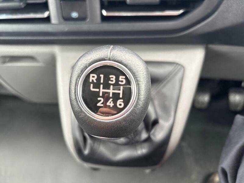 Ford Transit Custom E-custom 320 L1 Limited 65Kwh 136Ps Blue #34