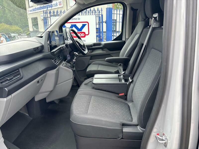 Ford Transit Custom E-custom 320 L1 Limited 65Kwh 136Ps Blue #15