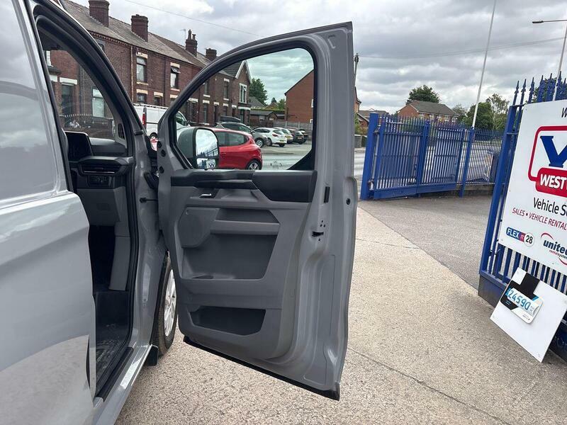Ford Transit Custom E-custom 320 L1 Limited 65Kwh 136Ps Blue #32