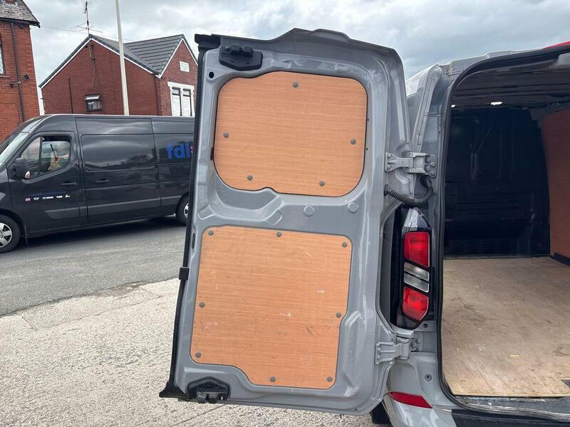 Ford Transit Custom E-custom 320 L1 Limited 65Kwh 136Ps Blue #31