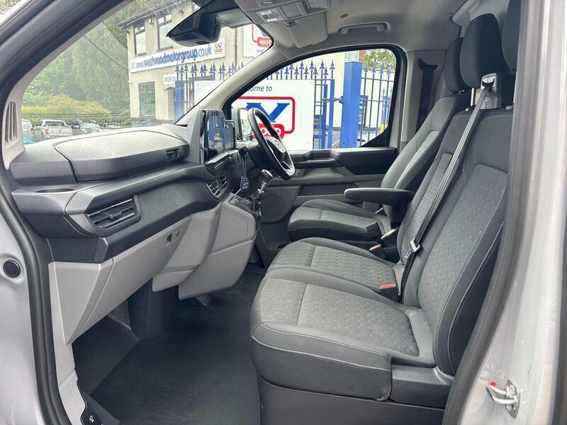 Ford Transit Custom E-custom 320 L1 Limited 65Kwh 136Ps Blue #14