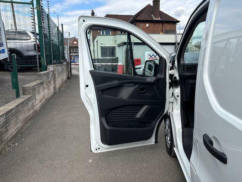 Renault Trafic Extra Sport White #42