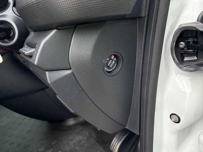 Renault Trafic Extra Sport White #90