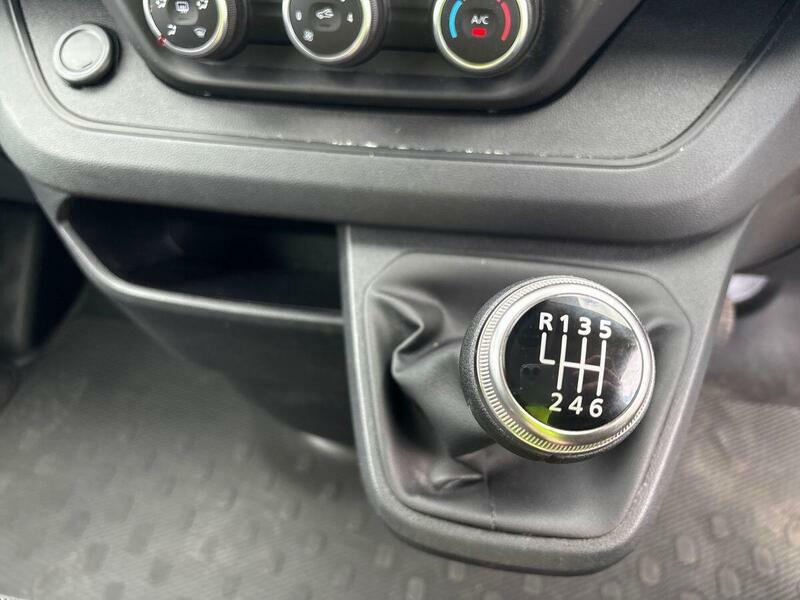 Renault Trafic Extra Sport White #23