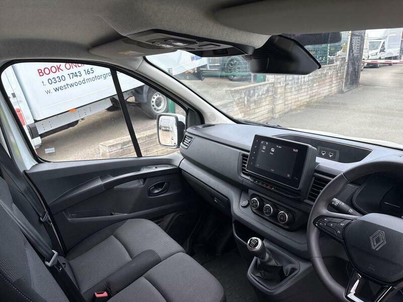 Renault Trafic Extra Sport White #69