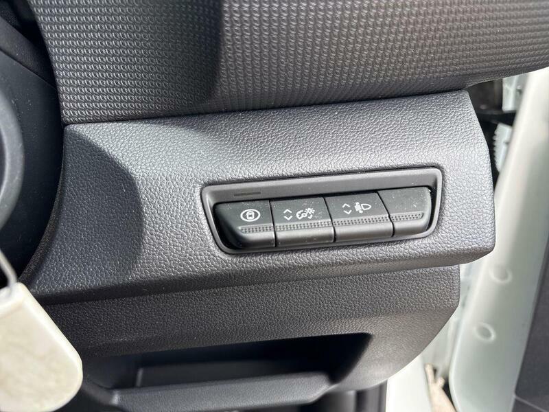 Renault Trafic Extra Sport White #33