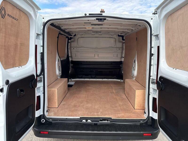 Renault Trafic Extra Sport White #48