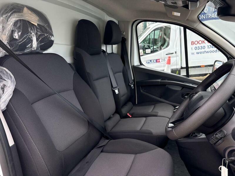 Renault Trafic Extra Sport White #38