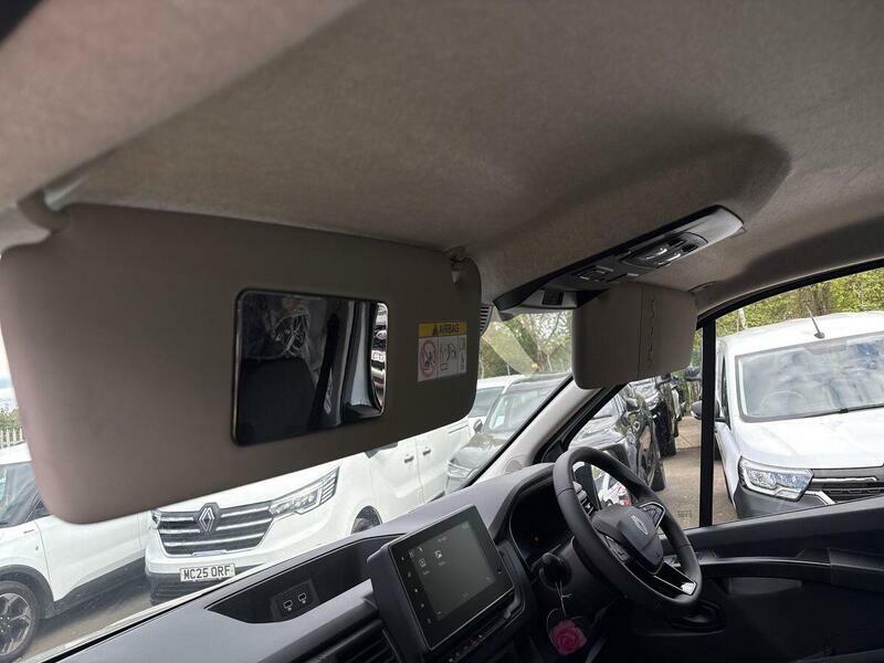 Renault Trafic Extra Sport White #81