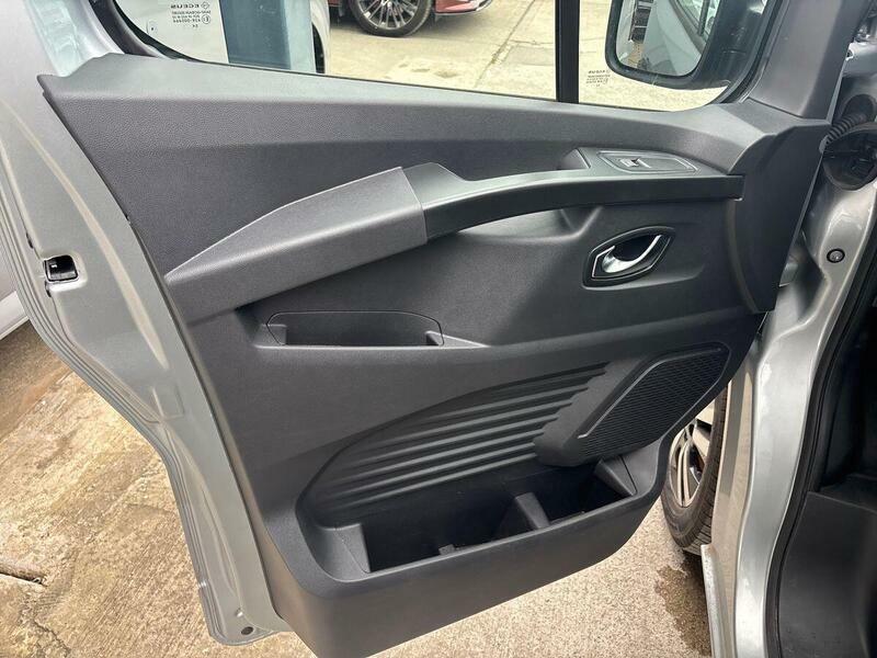 Renault Trafic 2.0 Dci Blue 30 Extra Panel Van White #29