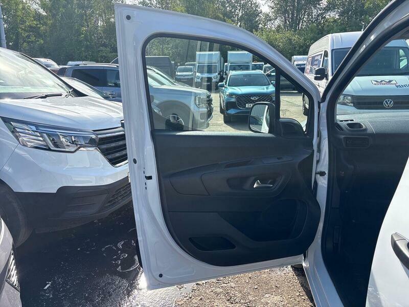 Citroen Berlingo Enterprise White #24