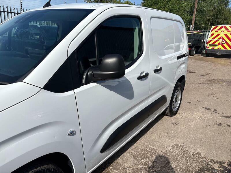 Citroen Berlingo Enterprise White #17