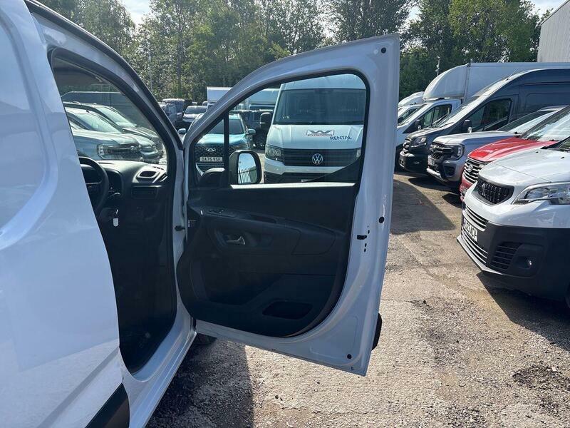 Citroen Berlingo Enterprise White #25