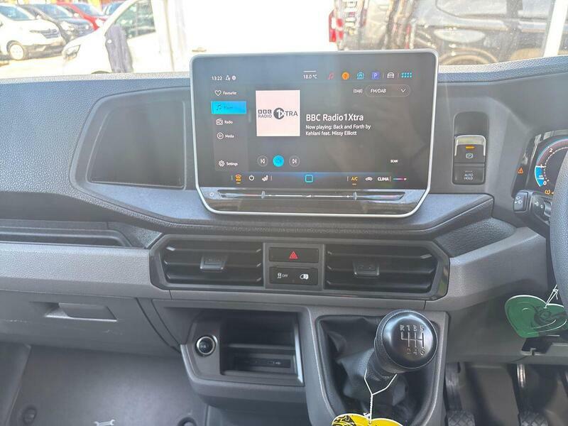 Volkswagen Crafter Cr35 Commerce Mwb 140Ps Digital Cockpitapp Conne Silver #77