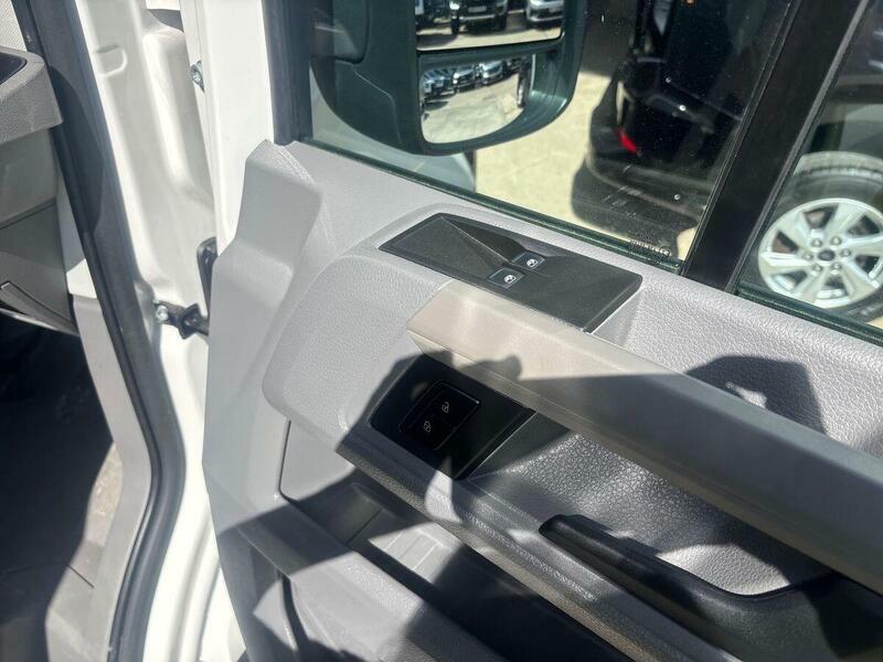 Volkswagen Crafter Cr35 Commerce Mwb 140Ps Digital Cockpitapp Conne Silver #39