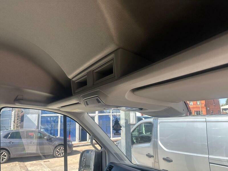 Volkswagen Crafter Cr35 Commerce Mwb 140Ps Digital Cockpitapp Conne Silver #47