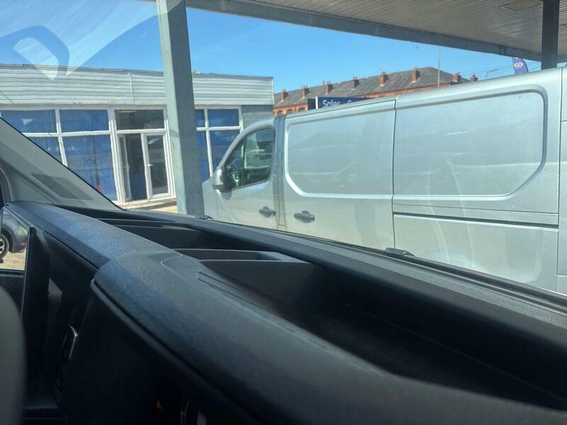 Volkswagen Crafter Cr35 Commerce Mwb 140Ps Digital Cockpitapp Conne Silver #45