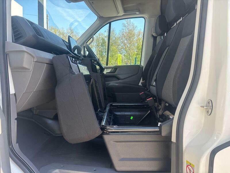 Volkswagen Crafter Cr35 Commerce Mwb 140Ps Digital Cockpitapp Conne Silver #16