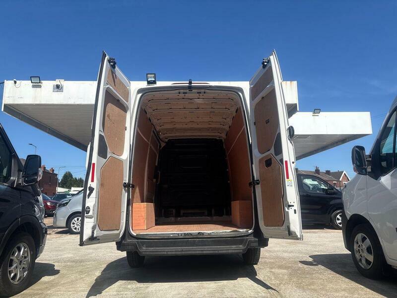 Volkswagen Crafter Cr35 Commerce Mwb 140Ps Digital Cockpitapp Conne Silver #55