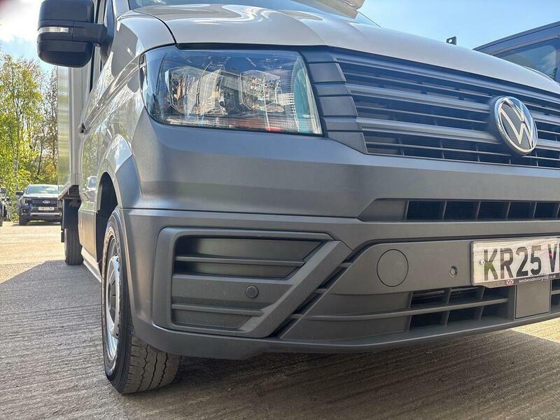 Volkswagen Crafter Cr35 Panel Van Commerce Plus Mwb 140 Ps 2.0 Tdi 6S White #14